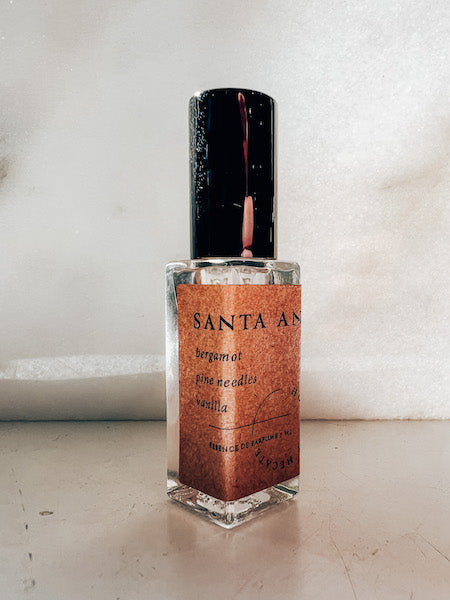 house of hecate | essence de parfume - santa ana - KISS AND MAKEUP