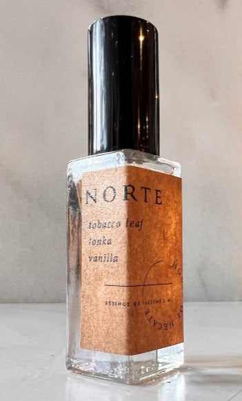 hecate | essence de parfume - norte - KISS AND MAKEUP